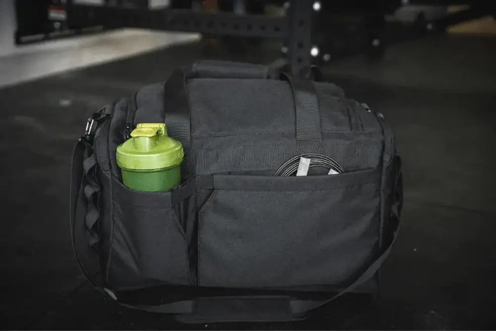 Acquista la borsa da viaggio 2POOD Performance nera su HighPowered.ch