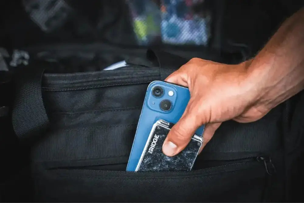 Acquista la borsa da viaggio 2POOD Performance nera su HighPowered.ch