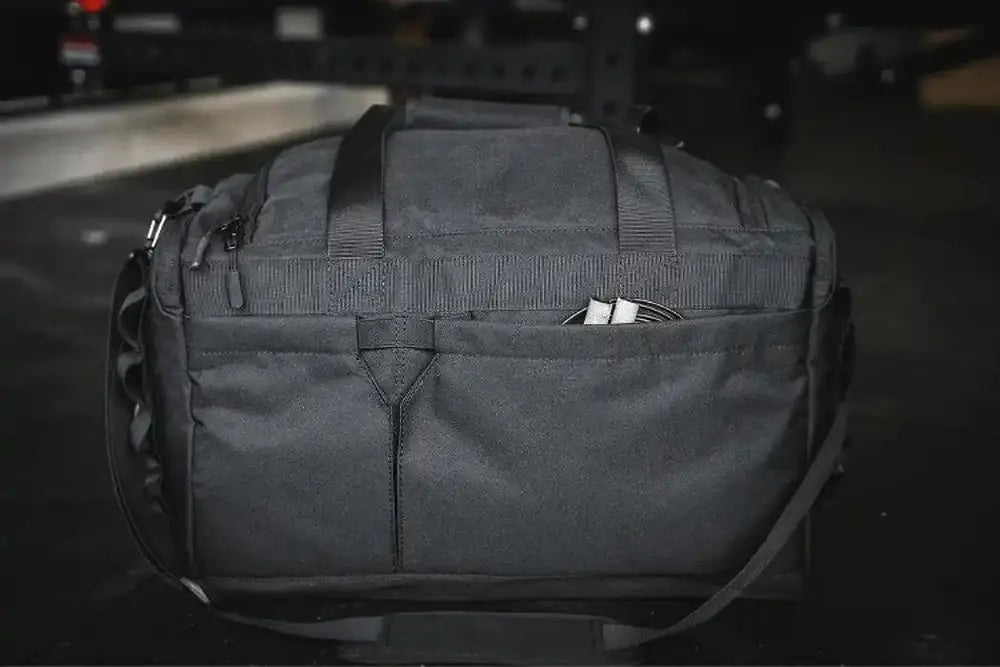 Acquista la borsa da viaggio 2POOD Performance nera su HighPowered.ch