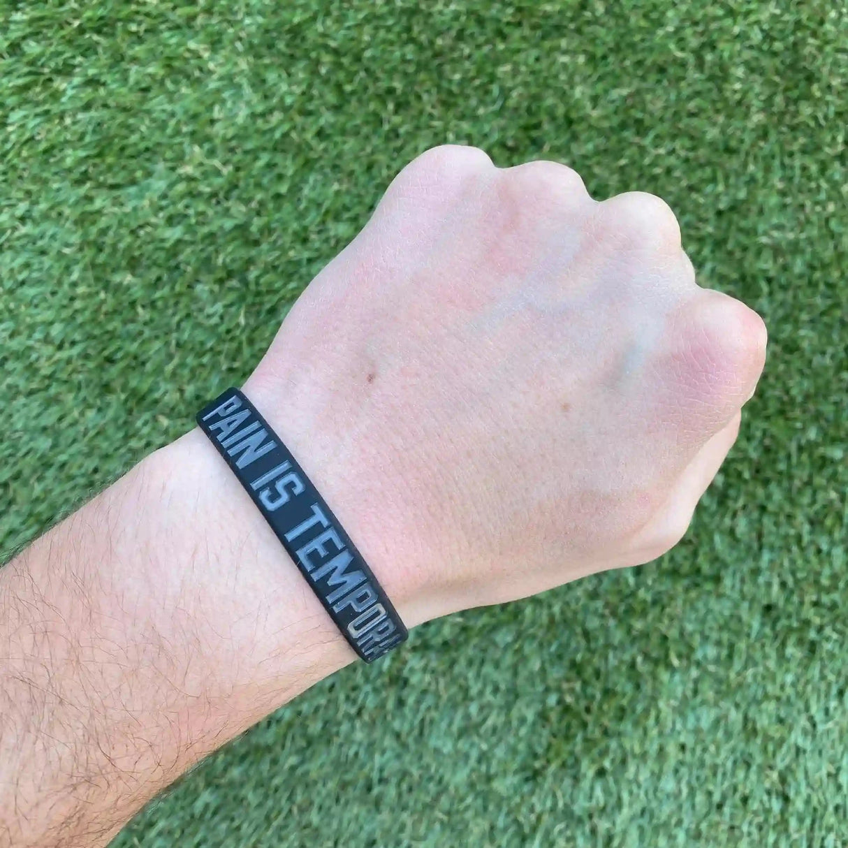 PAIN IS TEMPORARY Wristband kaufen - Elite Athletic Gear Armbänder - Fitness Onlineshop