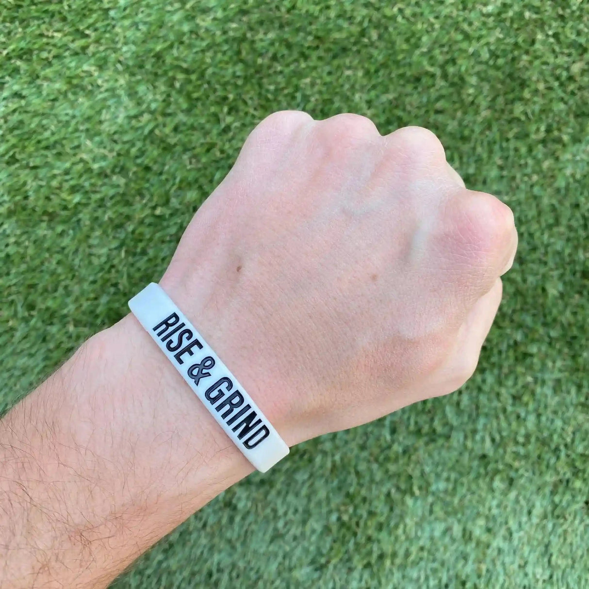 RISE & GRIND Wristband kaufen - Elite Athletic Gear Armbänder - Fitness Onlineshop