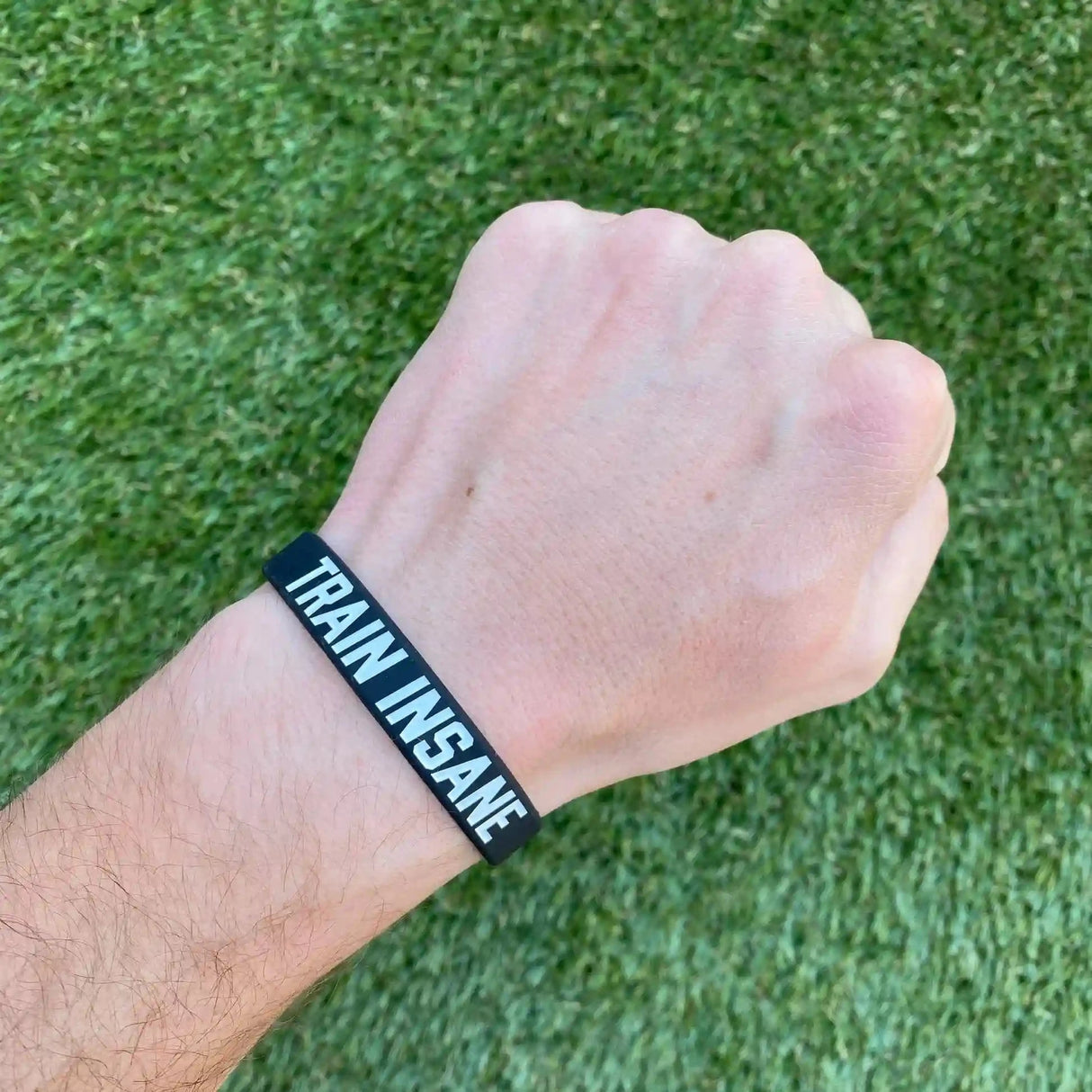 TRAIN INSANE Wristband kaufen - Elite Athletic Gear Armbänder - Fitness Onlineshop