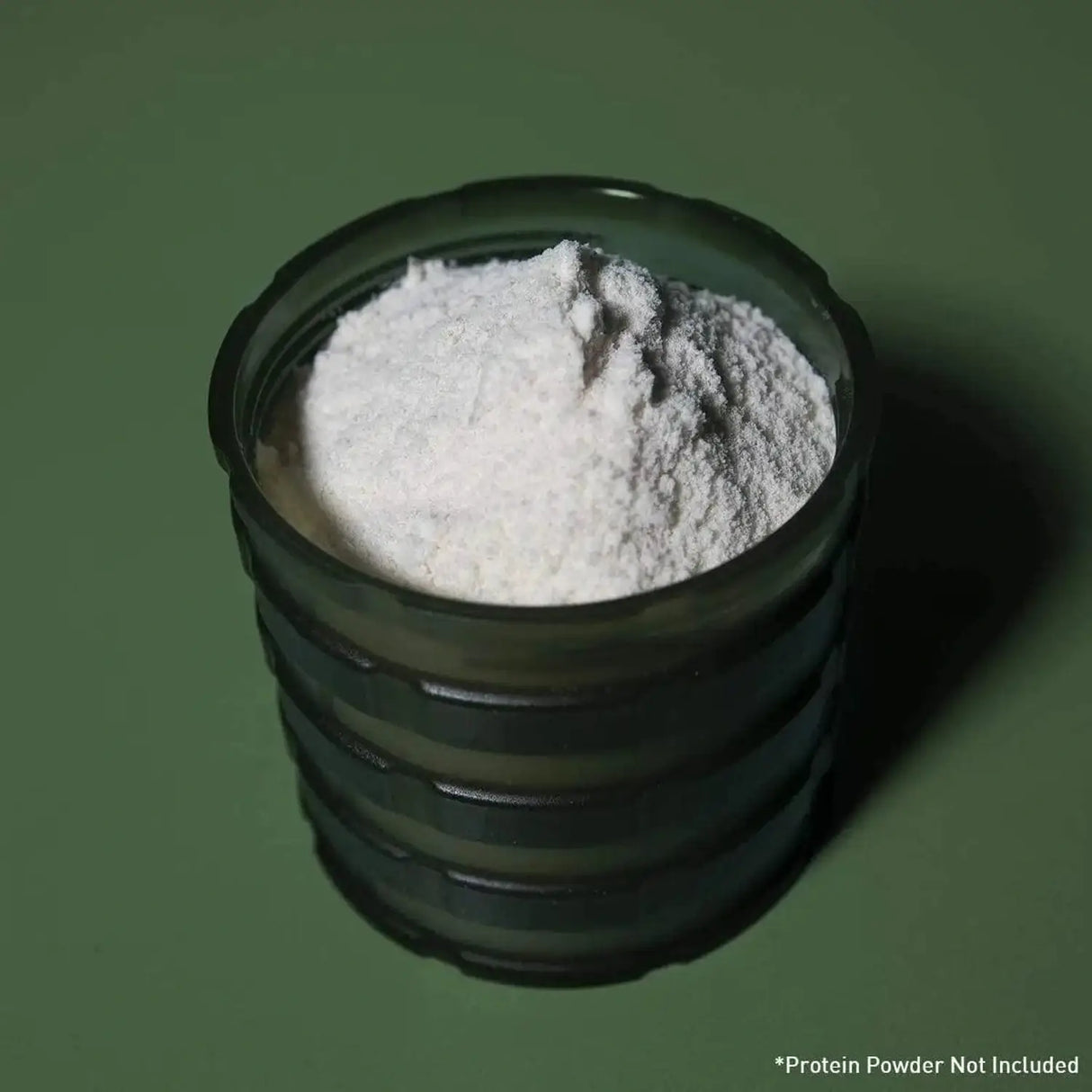 Grenade Grenade Shaker mit Aufbewahrungsfach (600 ml) Schwarz kaufen bei HighPowered.ch