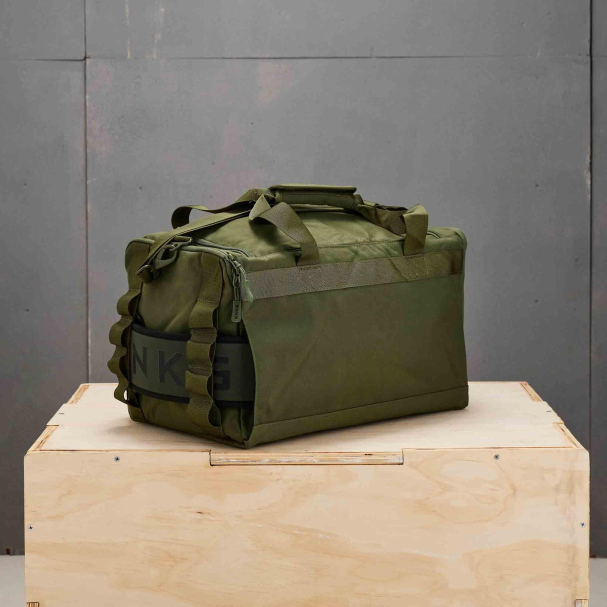 Buy the King Kong Bags King Kong CORE35 Duffle Bag (35L) in Green at HighPowered.ch