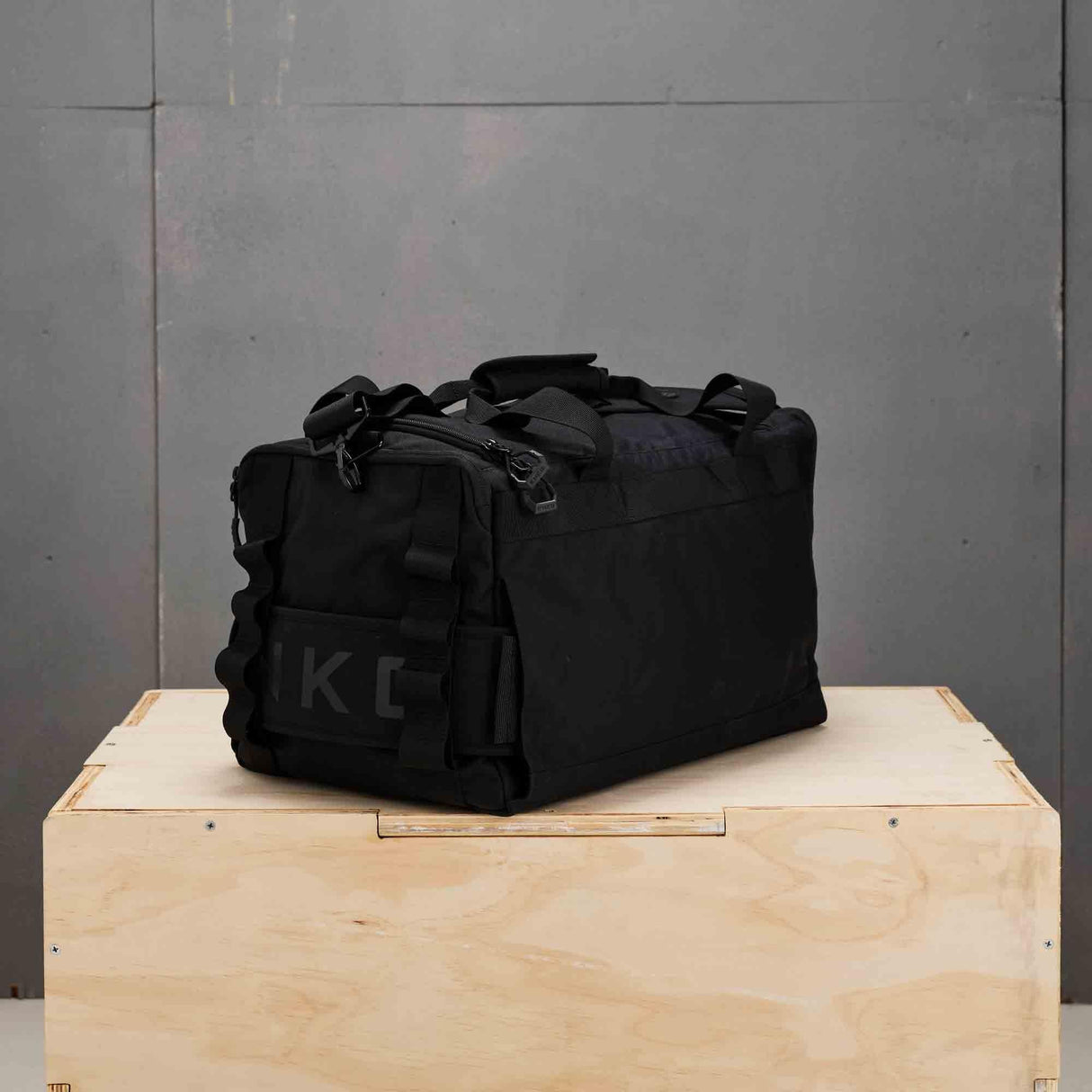 Buy the King Kong Bags King Kong CORE35 Duffel Bag (35L) in Black at HighPowered.ch
