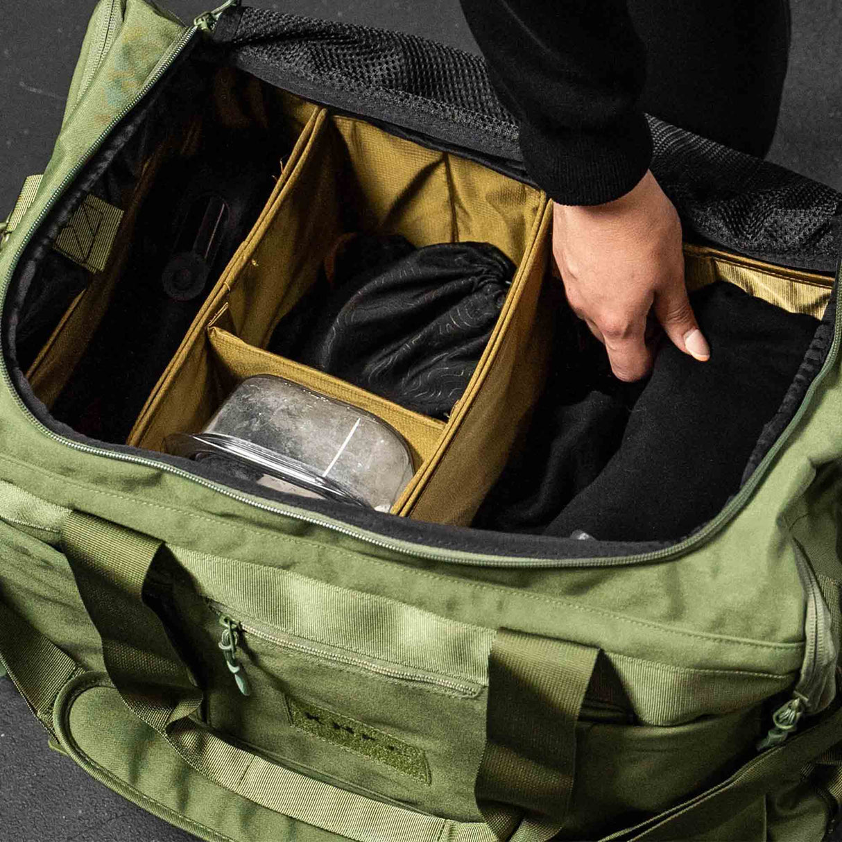 Buy the King Kong Bags King Kong Duffle Divider (Sports Bag Organizer) in Sand at HighPowered.ch