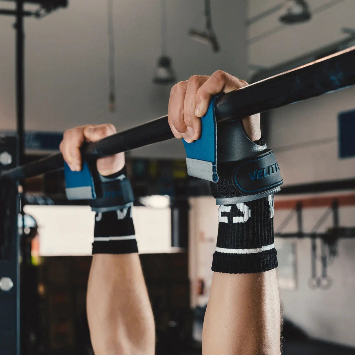 Buy Velites Quad Ultra Grips (No Chalk) Gray at HighPowered.ch