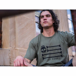 2POOD Lift Heavy Flag T-Shirt Olivegrün kaufen bei HighPowered.ch