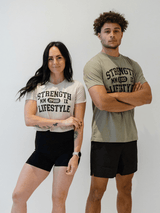 Varsity Strength Lifestyle T-Shirt kaufen -  2POOD T-Shirts  - Fitness Onlineshop