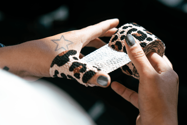 Weightlifting Tape Cheetah kaufen -  2POOD Weightlifting tape  - Fitness Onlineshop