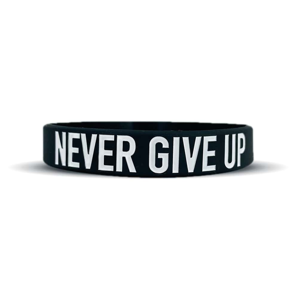 Elite Athletic Gear NEVER GIVE UP Wristband kaufen bei HighPowered.ch