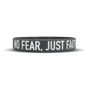 Elite Athletic Gear NO FEAR, JUST FAITH Wristband kaufen bei HighPowered.ch