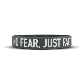 Elite Athletic Gear NO FEAR, JUST FAITH Wristband XL (9") kaufen bei HighPowered.ch