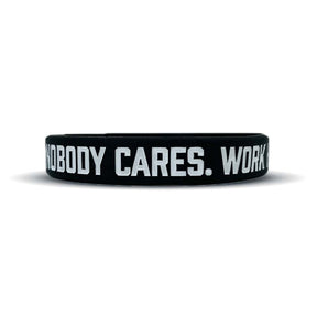 Elite Athletic Gear NOBODY CARES. WORK HARDER. Wristband XL (9") kaufen bei HighPowered.ch