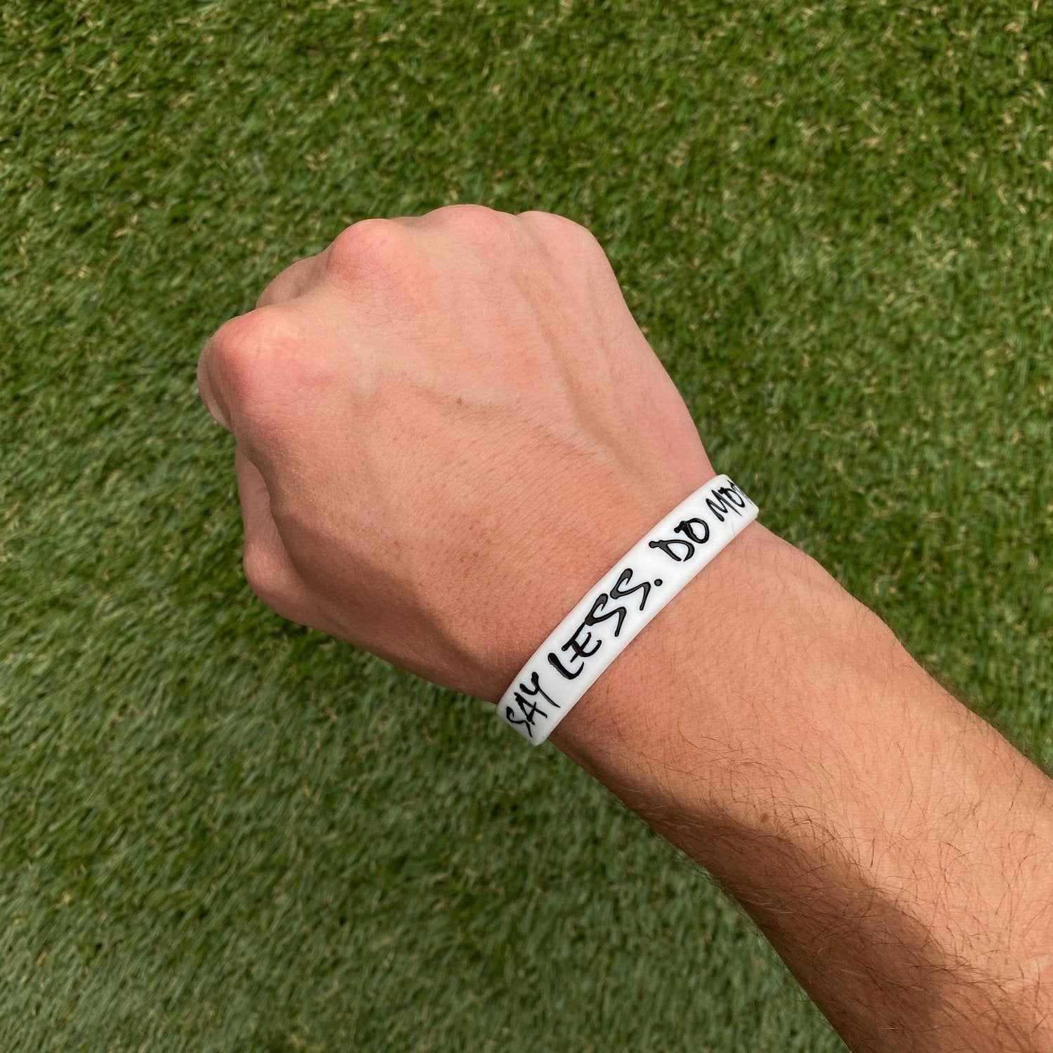 Elite Athletic Gear SAY LESS. DO MORE. Wristband XL (9") kaufen bei HighPowered.ch