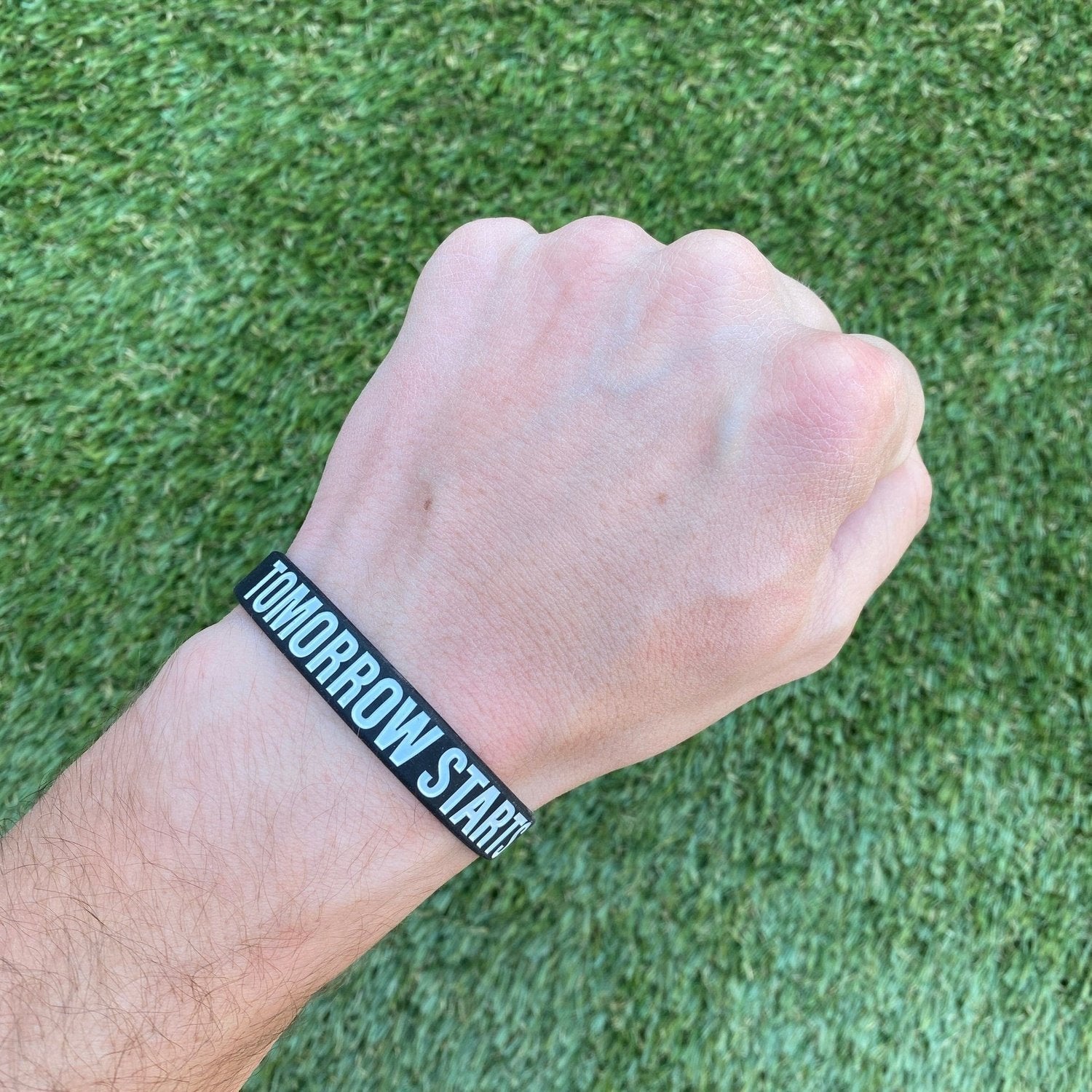 Elite Athletic Gear TOMORROW STARTS TODAY Wristband XL (9") kaufen bei HighPowered.ch