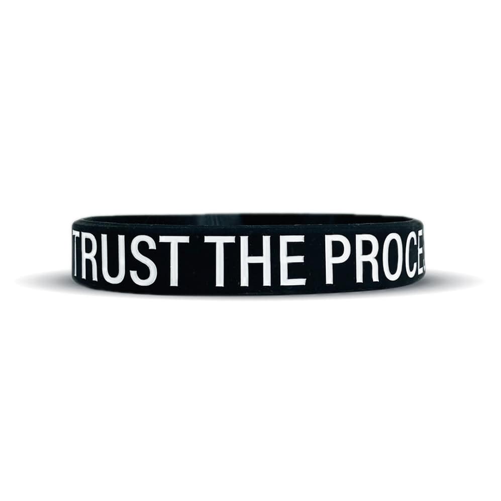 Elite Athletic Gear TRUST THE PROCESS Wristband kaufen bei HighPowered.ch