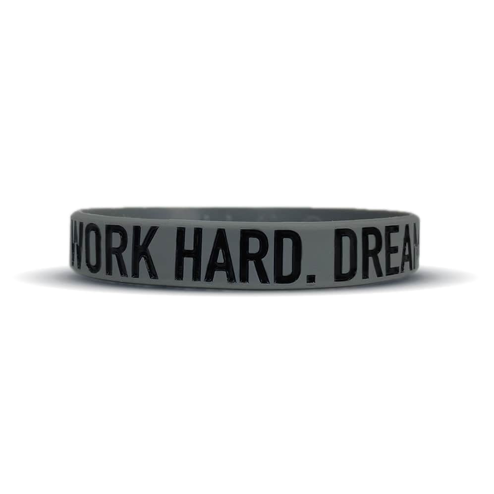 Elite Athletic Gear WORK HARD. DREAM BIG. Wristband kaufen bei HighPowered.ch