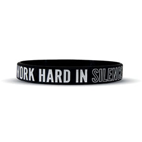 Elite Athletic Gear WORK HARD IN SILENCE Wristband XL (9") kaufen bei HighPowered.ch