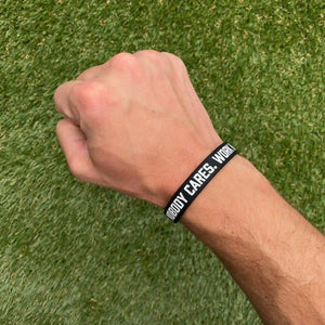 NOBODY CARES. WORK HARDER. Wristband kaufen -  Elite Athletic Gear Armbänder  - Fitness Onlineshop
