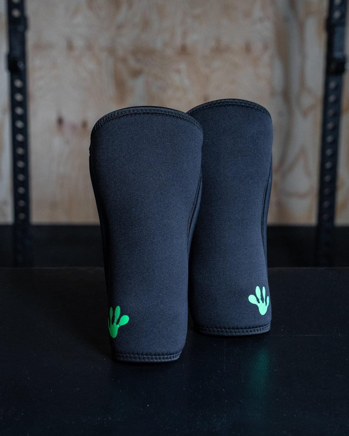 Frog Reversible Knee Sleeves (Kniebandagen Paar) kaufen -  Frog Grips Kniebandagen  - Fitness Onlineshop