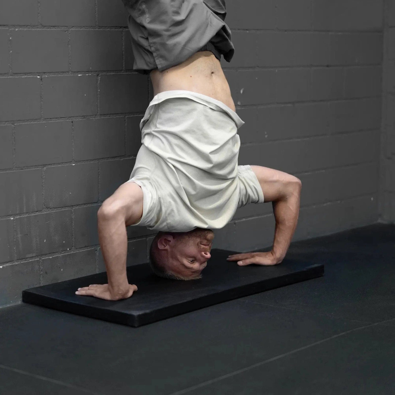 HighPowered SALE: Handstand Push-Up Matte (leichte optische Mängel) kaufen bei HighPowered.ch