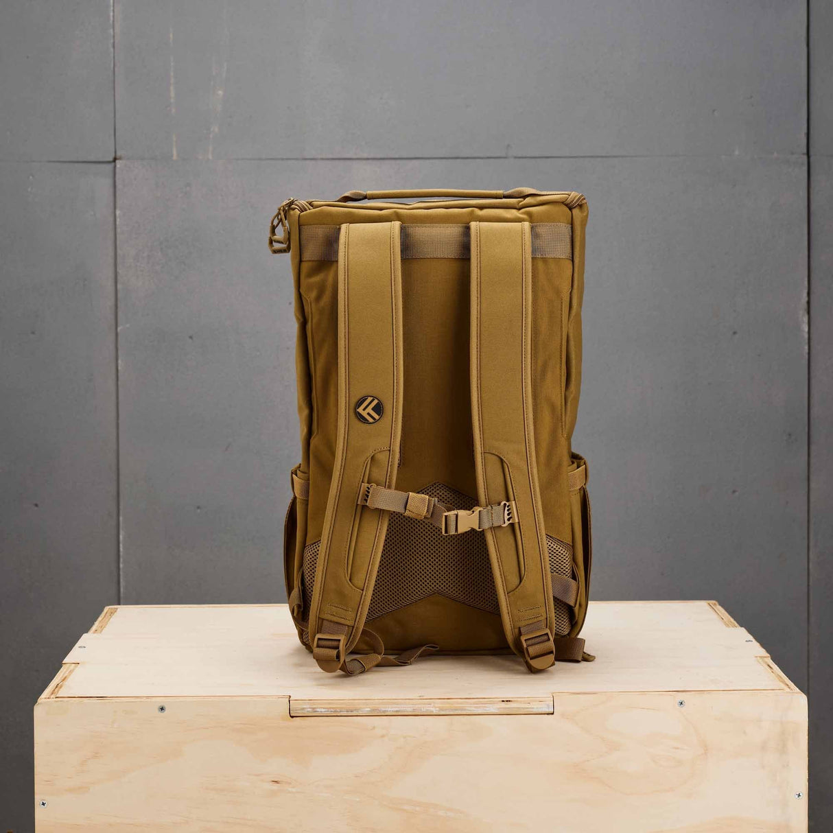 Buy the King Kong Bags King Kong CORE Backpack Sand 25L at HighPowered.ch