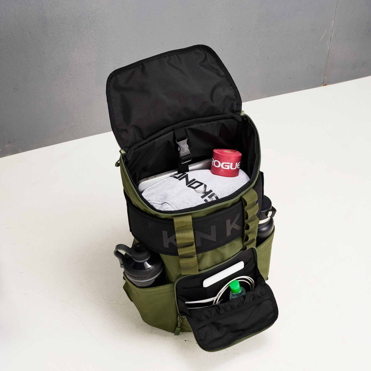 Buy the King Kong Bags King Kong CORE Backpack Sand 25L at HighPowered.ch