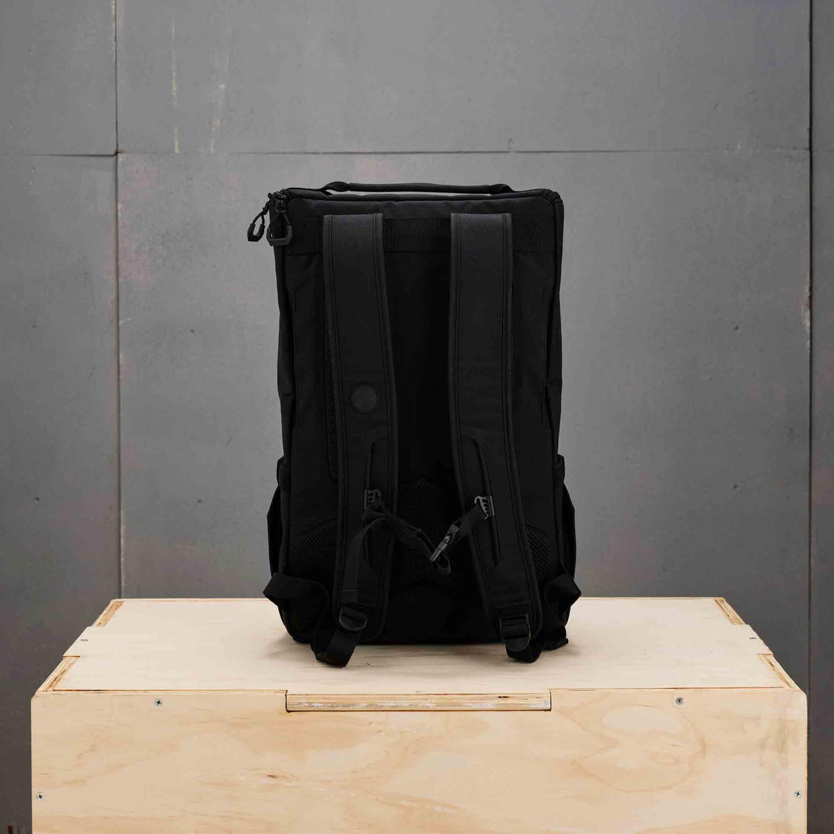 Buy the King Kong Bags King Kong CORE Backpack (Black, 25L) at HighPowered.ch