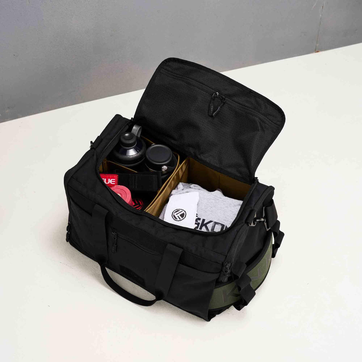 Buy the King Kong Bags King Kong CORE35 Duffel Bag (35L) in Black at HighPowered.ch