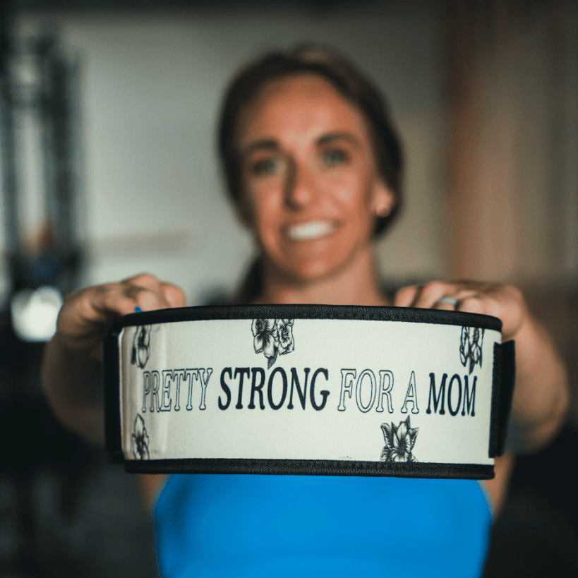 Pretty Strong for a Mom by Arielle Loewen 4" Weightlifting Belt kaufen -  RK Industries Official Lifting Belts of USAW  - Fitness Onlineshop