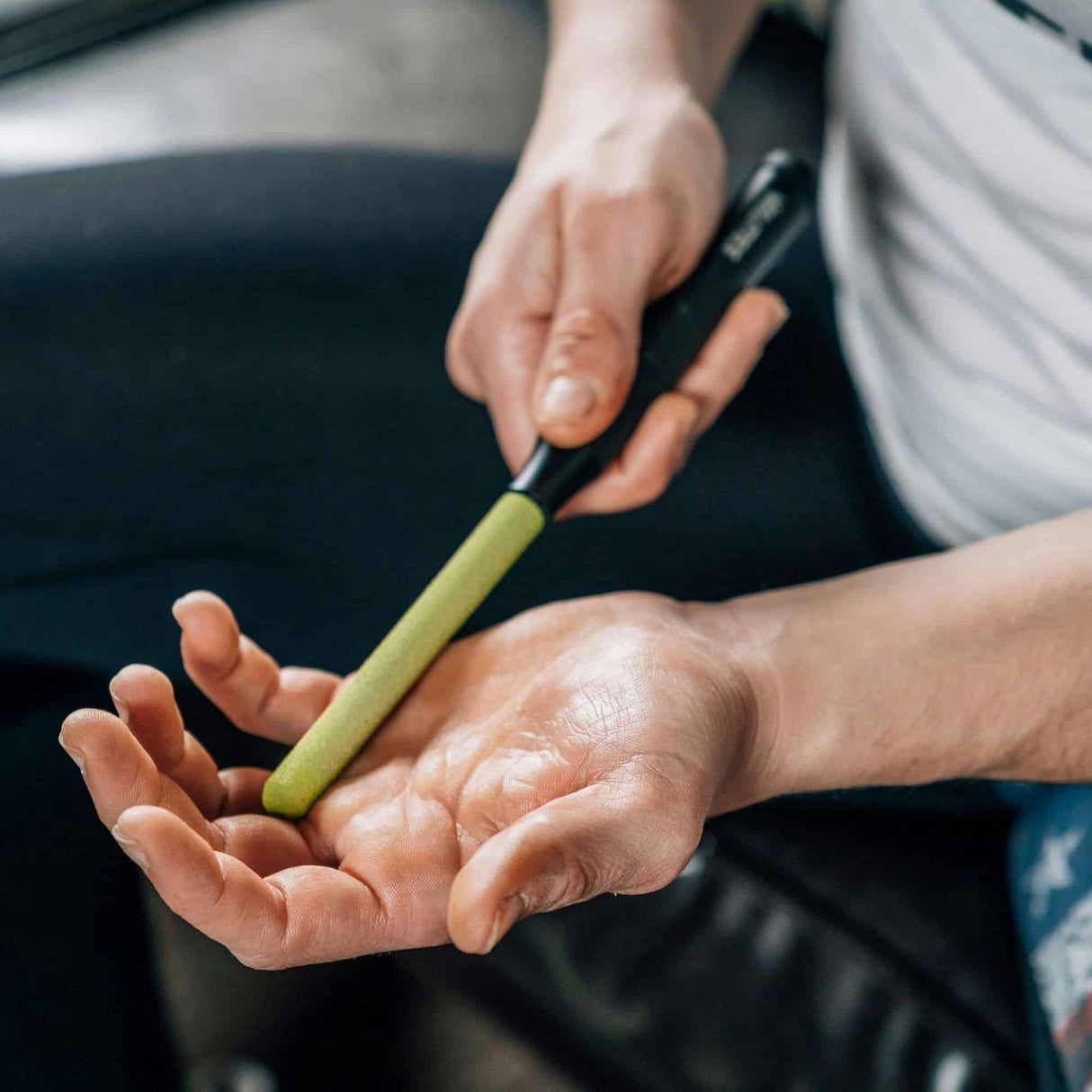 Buy the Velites Callus Remover Set (handle + fine stone) at HighPowered.ch